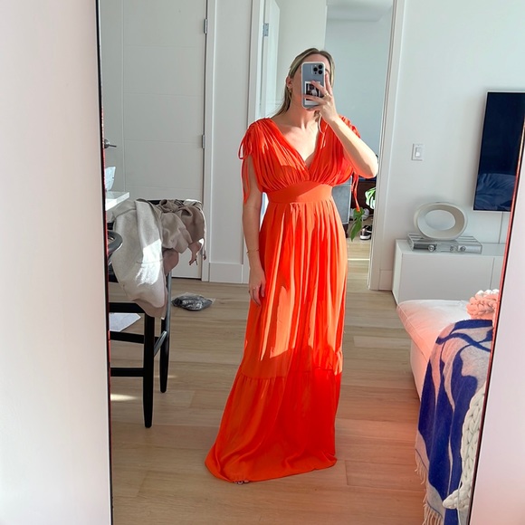 Dresses & Skirts - Orange maxi dress